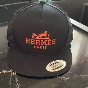 NEW. Stylish Black and Orange Cap